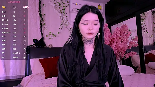 Snapshot of Lein_Bone chatting on November 2, 12:24 am Lein Bone online show from November 2, 12:24 am