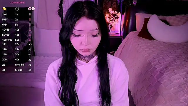 Snapshot of Lein_Bone chatting on November 17, 12:27 am Lein Bone online show from November 17, 12:27 am