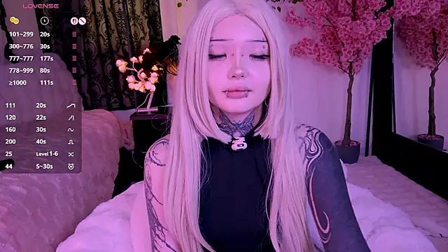 Snapshot of Lein_Bone chatting on January 19, 2:37 am Lein Bone online show from January 19, 2:37 am