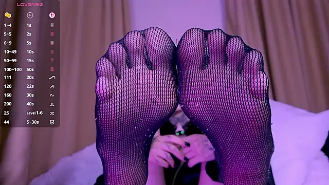 Snapshot of Lein_Bone chatting on February 2, 12:09 am Lein Bone online show from February 2, 12:09 am