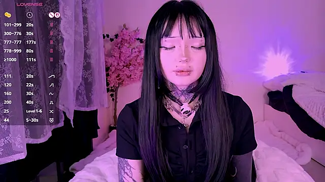 Snapshot of Lein_Bone chatting on February 16, 12:07 am Lein Bone online show from February 16, 12:07 am