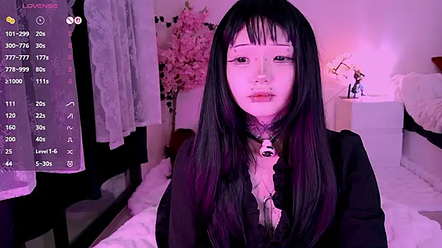 Snapshot of Lein_Bone chatting on February 23, 12:09 am Lein Bone online show from February 23, 12:09 am