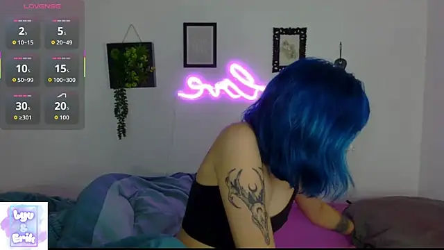 Snapshot of lyv_x_ chatting on October 19, 8:31 pm lyv x  online show from October 19, 8:31 pm