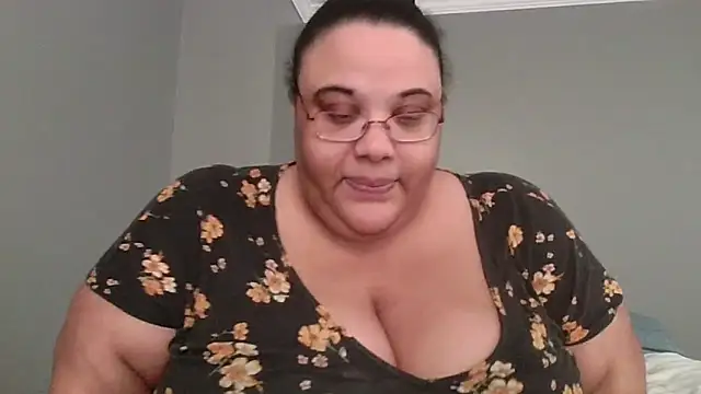 SexyBBW10790 online show from April 7, 2:06 pm
