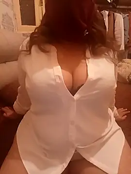 Snapshot of mayakhalyfaa chatting on October 31, 12:33 am mayakhalyfaa online show from October 31, 12:33 am