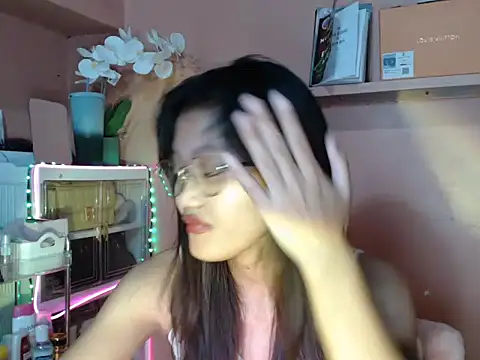 skinny gracie online show from October 18, 11:55 am