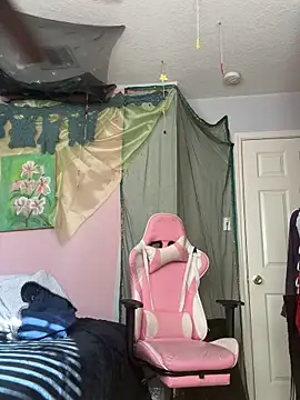 Snapshot of Odinaniix chatting on November 5, 3:45 pm Odinaniix online show from November 5, 3:45 pm