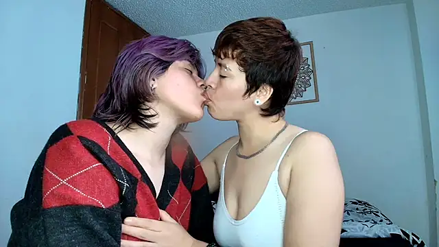 Zafira  Raven online show from February 5, 4:00 pm