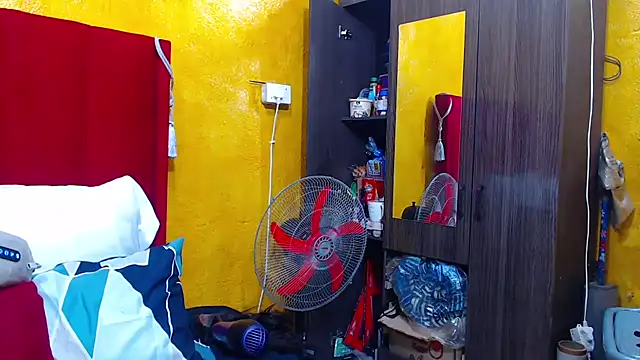 Snapshot of Candycrush2555 chatting on November 24, 8:08 pm Candycrush2555 online show from November 24, 8:08 pm