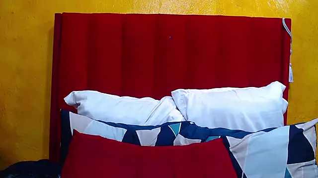 Snapshot of Candycrush2555 chatting on December 14, 8:41 am Candycrush2555 online show from December 14, 8:41 am