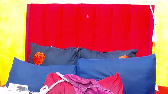 Snapshot of Candycrush2555 chatting on January 13, 6:18 am Candycrush2555 online show from January 13, 6:18 am