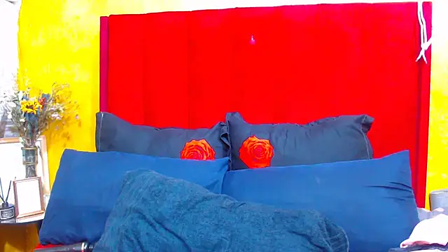 Snapshot of Candycrush2555 chatting on February 1, 6:34 am Candycrush2555 online show from February 1, 6:34 am