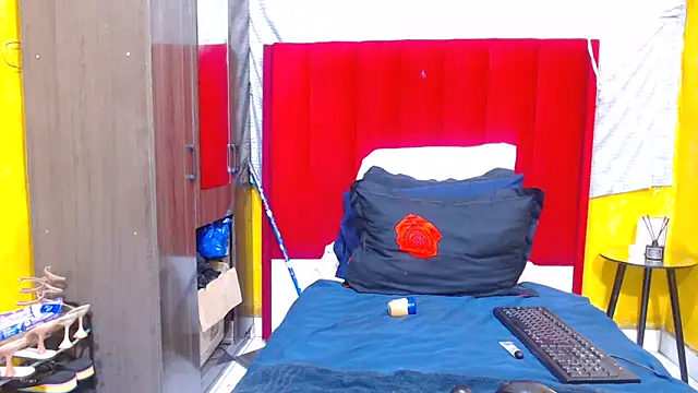 Snapshot of Candycrush2555 chatting on February 25, 5:28 am Candycrush2555 online show from February 25, 5:28 am