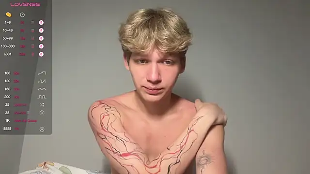 Snapshot of walter_cute chatting on February 20, 9:48 pm walter cute online show from February 20, 9:48 pm