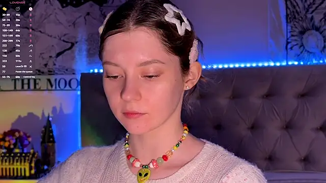 Snapshot of IrisPurrphy chatting on December 15, 1:04 pm IrisPurrphy online show from December 15, 1:04 pm