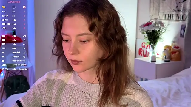 Snapshot of IrisPurrphy chatting on December 21, 2:35 pm IrisPurrphy online show from December 21, 2:35 pm