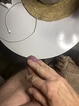 Jonny Agatha online show from April 11, 3:00 am