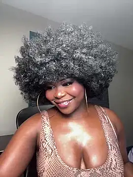 Snapshot of WomanNextdoor1 chatting on June 2, 9:22 am WomanNextdoor1 online show from June 2, 9:22 am
