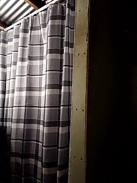 ShawnandDani7074 online show from January 14, 6:46 pm