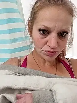 IrishGoddess69247 online show from January 17, 2:33 pm