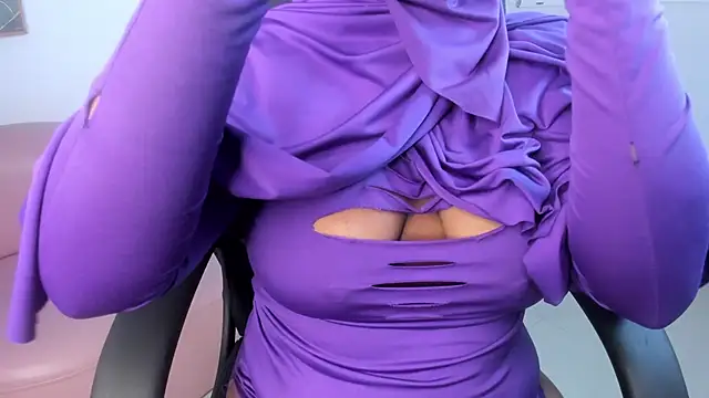 yasmin elite online show from October 10, 10:03 am