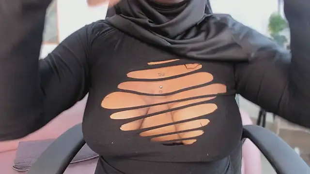 yasmin elite online show from December 19, 10:11 am