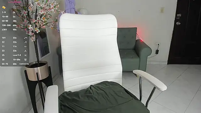 Snapshot of leila_whisper chatting on October 1, 6:36 pm leila whisper online show from October 1, 6:36 pm