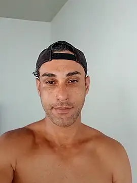 Snapshot of vouserseudono chatting on February 13, 11:06 am vouserseudono online show from February 13, 11:06 am