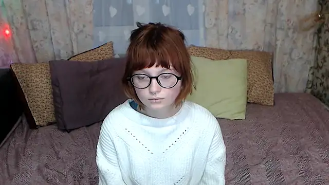 Snapshot of sweet_mika18 chatting on February 25, 3:21 pm sweet mika18 online show from February 25, 3:21 pm