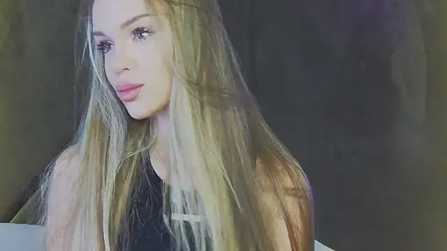 Snapshot of MarilynNova chatting on June 27, 4:28 am MarilynNova online show from June 27, 4:28 am
