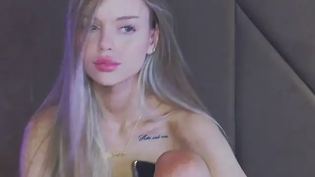 Snapshot of MarilynNova chatting on July 11, 5:10 am MarilynNova online show from July 11, 5:10 am