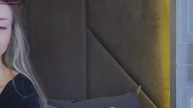Snapshot of MarilynNova chatting on July 12, 5:31 am MarilynNova online show from July 12, 5:31 am