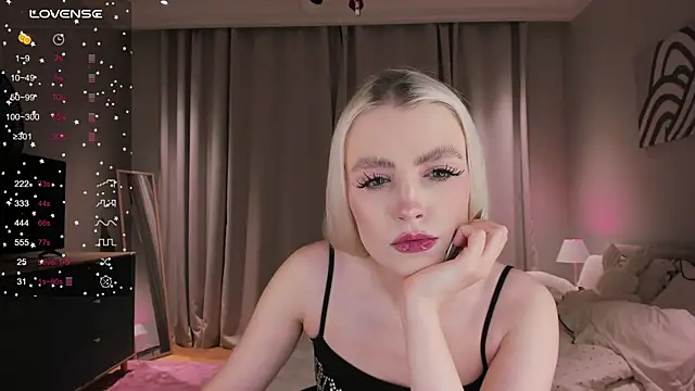 sashaloveyou online show from April 7, 7:58 pm