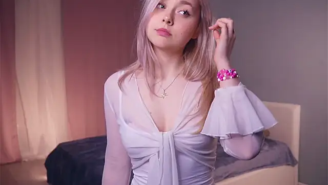 AccaCroyle online show from February 13, 6:48 pm