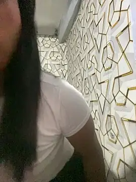 Snapshot of Dark_girl chatting on July 3, 10:10 am Dark girl online show from July 3, 10:10 am