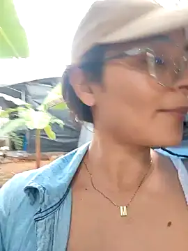 Lily-o online show from October 5, 8:29 pm