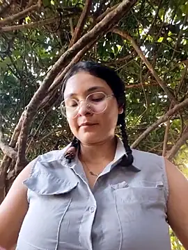 Lily-o online show from October 8, 9:01 pm