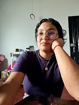 Lily-o online show from November 6, 3:57 pm