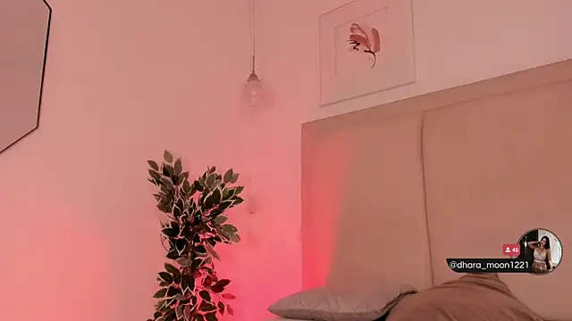 Snapshot of Dhara_moon chatting on October 8, 11:08 am Dhara moon online show from October 8, 11:08 am