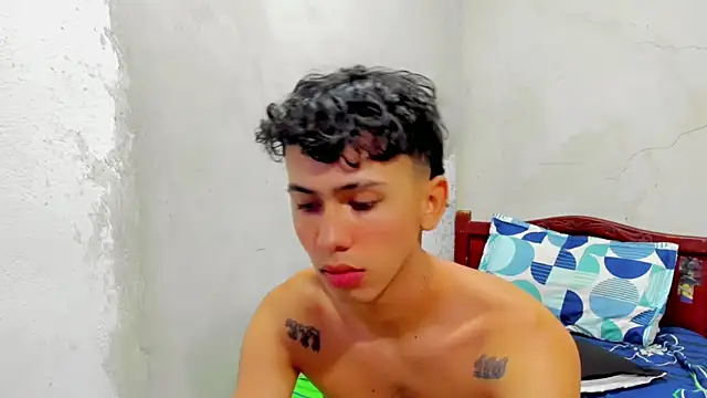 Snapshot of Damien_444 chatting on September 13, 6:46 am Damien 444 online show from September 13, 6:46 am