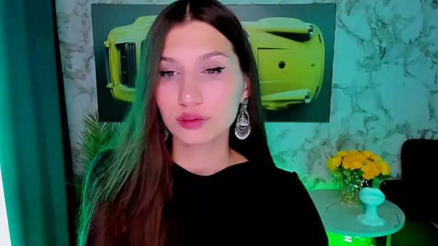 Mollyinyourmind online show from April 24, 8:22 pm