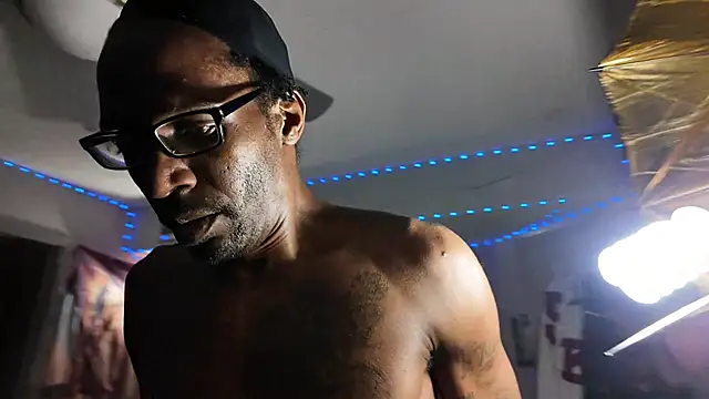 Triggerhappycj100 online show from March 14, 8:53 am