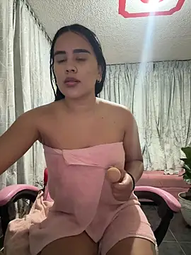 laure torres online show from October 1, 11:00 pm