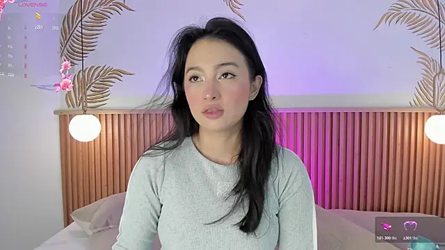 Valleriie  online show from July 10, 1:03 pm