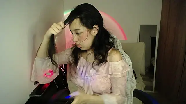 Snapshot of immisssilver chatting on October 2, 10:50 pm immisssilver online show from October 2, 10:50 pm