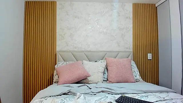 biancabigboobs22 online show from April 11, 3:11 am