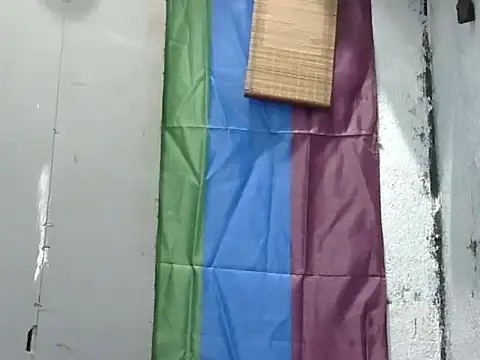 juicycum069 online show from April 16, 8:48 am