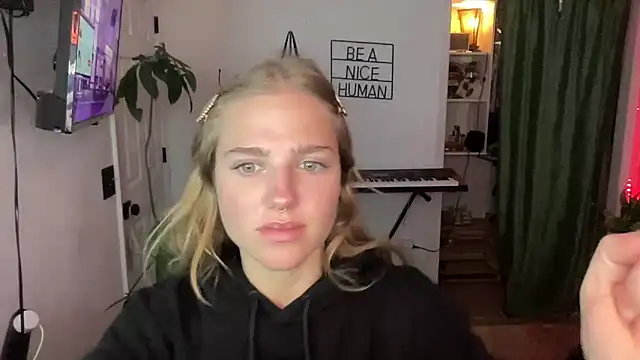 sweetceeme online show from October 20, 3:18 am