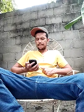 Snapshot of _andytop chatting on December 3, 12:36 pm andytop online show from December 3, 12:36 pm