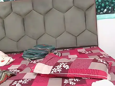 Diyaa Singh online show from November 16, 1:28 pm